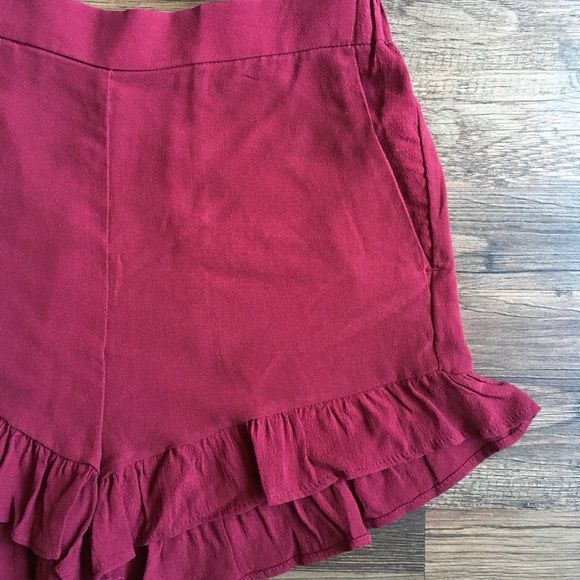 H&M Ruffled Shorts - Picture 5 of 5